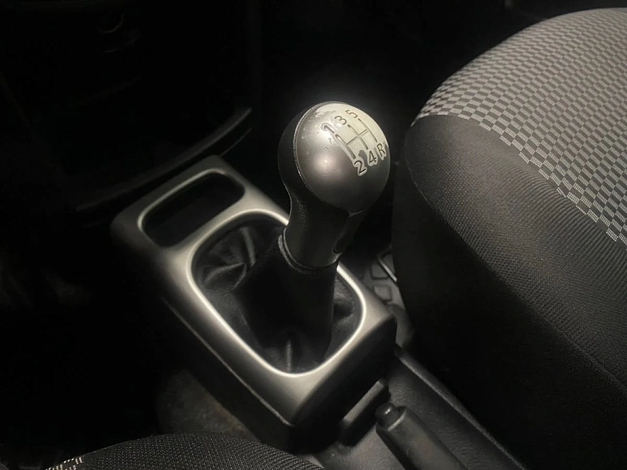 Nissan Note, 2010г., передний привод, механика