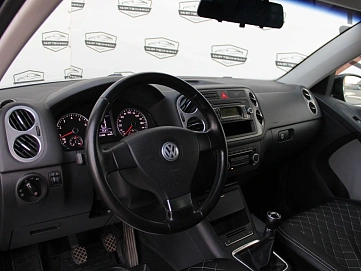 Volkswagen Tiguan, 2010г, полный привод, механика