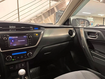 Toyota Auris, 2013г, передний привод, вариатор