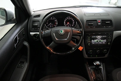 Skoda Yeti, 2012г, полный привод, робот