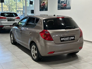 Kia Ceed, 2008г, передний привод, автомат