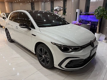 Volkswagen Golf, 2023г, передний привод, робот