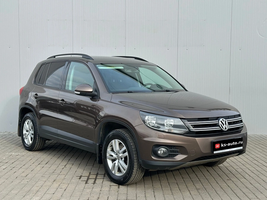 Volkswagen Tiguan, 2015г., полный привод, автомат
