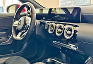 Mercedes-Benz , 2019г., передний привод, робот