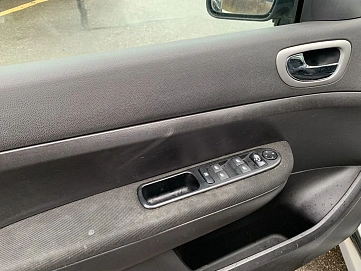 Peugeot 307, 2002г, передний привод, автомат