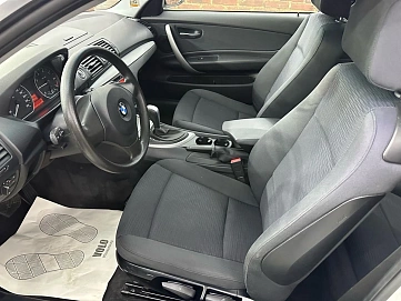 BMW 1 серии, 2011г, задний привод, автомат