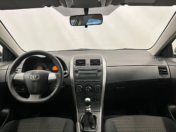 Toyota Corolla, 2010г, передний привод, механика