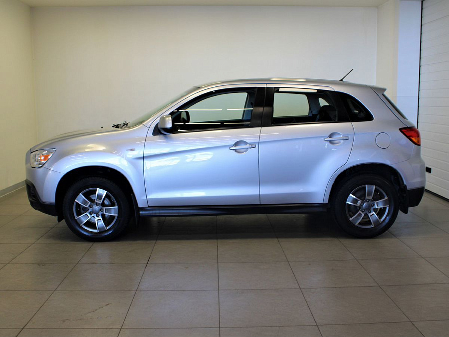 Mitsubishi , 2012г., передний привод, механика