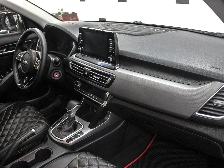Kia Seltos, 2020г., передний привод, вариатор