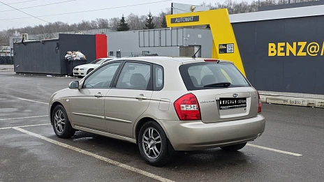 Kia Cerato, 2005г, передний привод, автомат