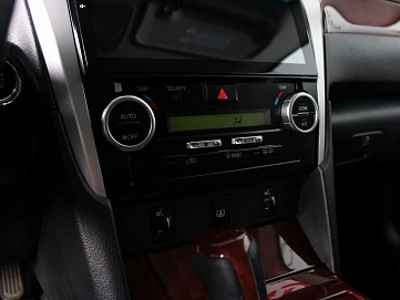 Toyota Camry, 2012г., передний привод, автомат