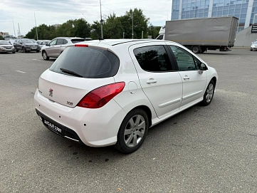 Peugeot 308, 2010г, передний привод, автомат