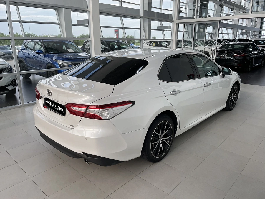Toyota Camry, 2020г., передний привод, автомат