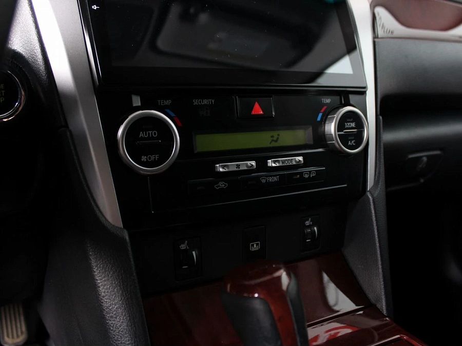 Toyota Camry, 2012г., передний привод, автомат
