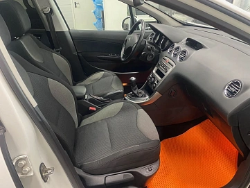 Peugeot 308, 2010г, передний привод, механика