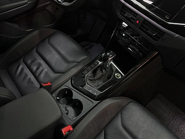 Volkswagen Tayron, 2021г, передний привод, робот