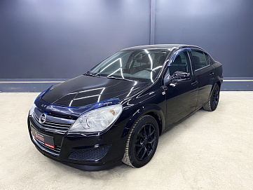 Opel Astra, 2011г, передний привод, механика