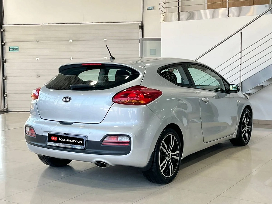 Kia Ceed, 2015г., передний привод, автомат