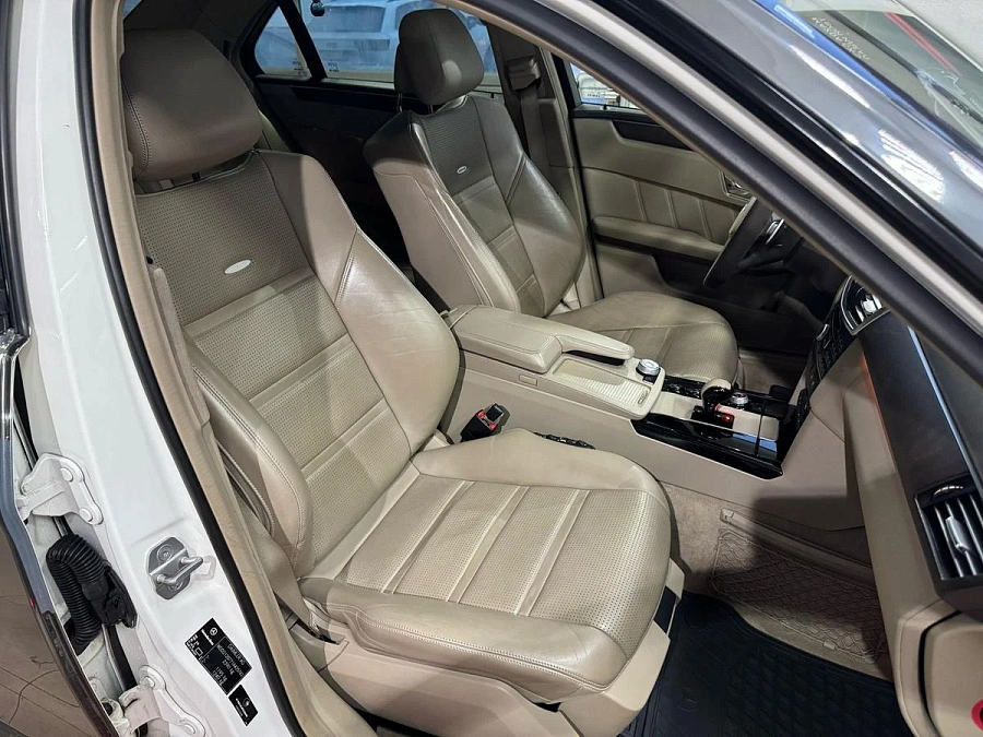 Mercedes-Benz E-Класс AMG, 2011г., задний привод, автомат