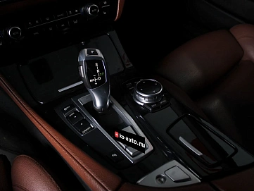 BMW 5 серии, 2015г., задний привод, автомат