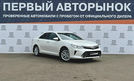 Toyota Camry, 2016г, передний привод, автомат