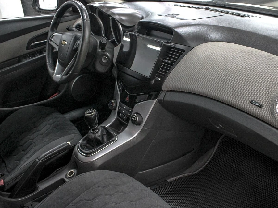 Chevrolet Cruze, 2010г., передний привод, механика