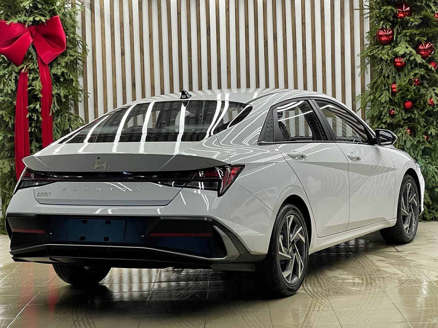 Hyundai Elantra, 2024г., передний привод, вариатор