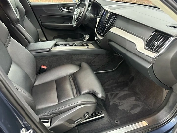 Volvo XC60, 2019г, полный привод, автомат