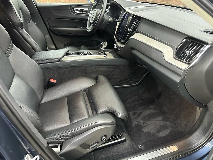 Volvo XC60, 2019г., полный привод, автомат