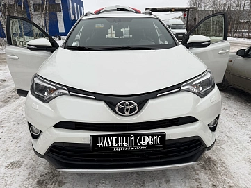 Toyota RAV4, 2016г, полный привод, вариатор