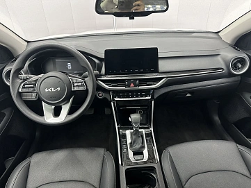 Kia K3, 2022г, передний привод, вариатор