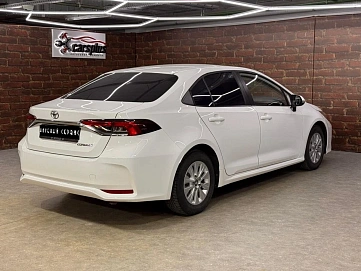 Toyota Corolla, 2022г, передний привод, вариатор