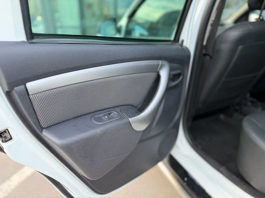 Renault Duster, 2013г., полный привод, механика