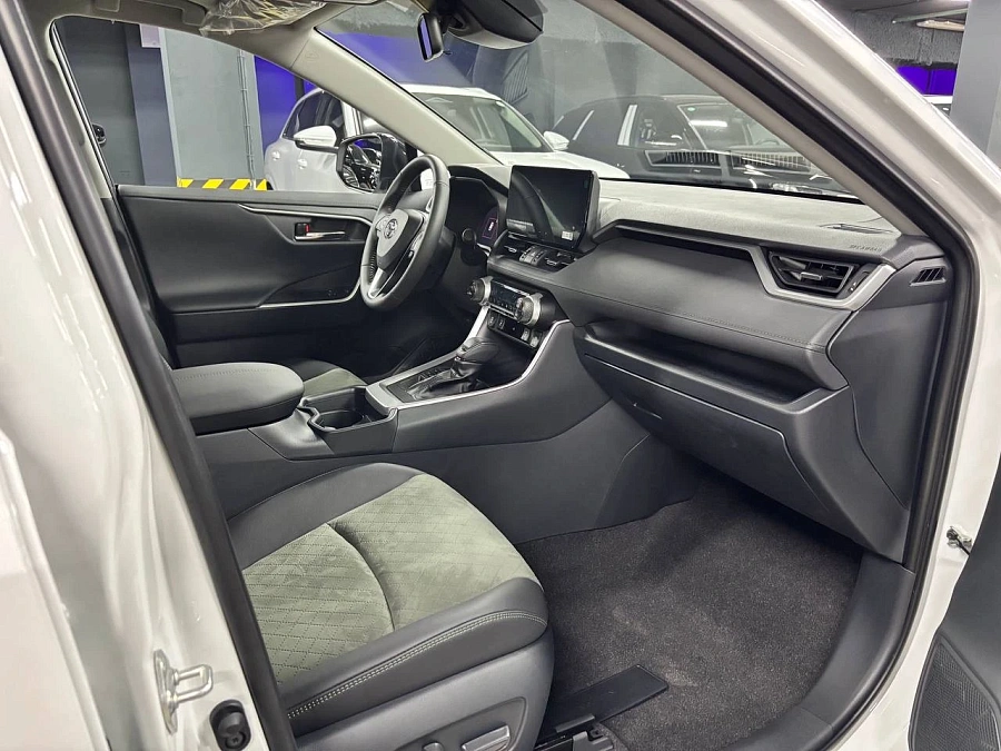 Toyota RAV4, 2025г., полный привод, вариатор