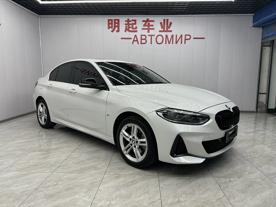 BMW 1 серии, 2021г., передний привод, робот