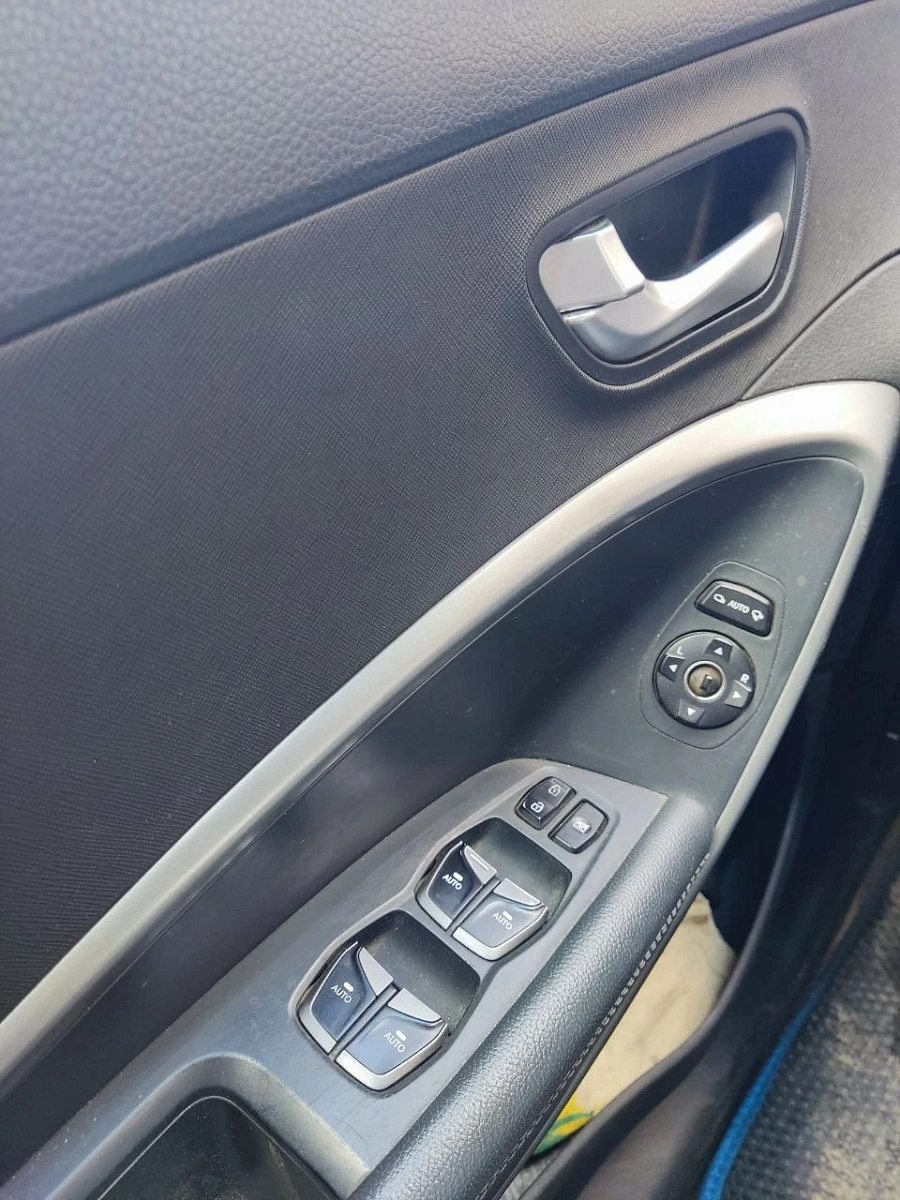 Hyundai Santa Fe, 2018г., полный привод, автомат