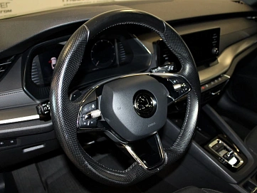 Skoda Octavia, 2021г, передний привод, автомат