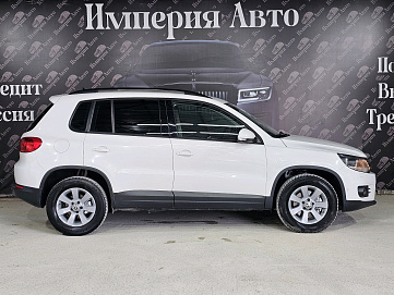Volkswagen Tiguan, 2013г, передний привод, робот