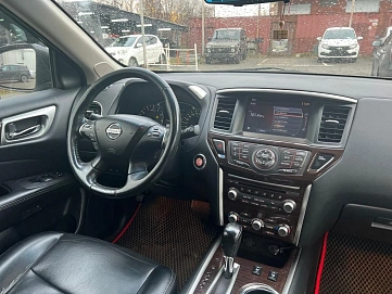 Nissan Pathfinder, 2015г, полный привод, вариатор