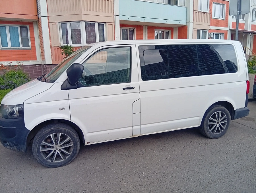 Volkswagen Caravelle, 2013г., передний привод, механика