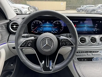 Mercedes-Benz E-Класс, 2022г, задний привод, автомат