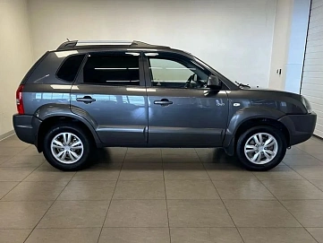 Hyundai Tucson, 2008г, передний привод, механика