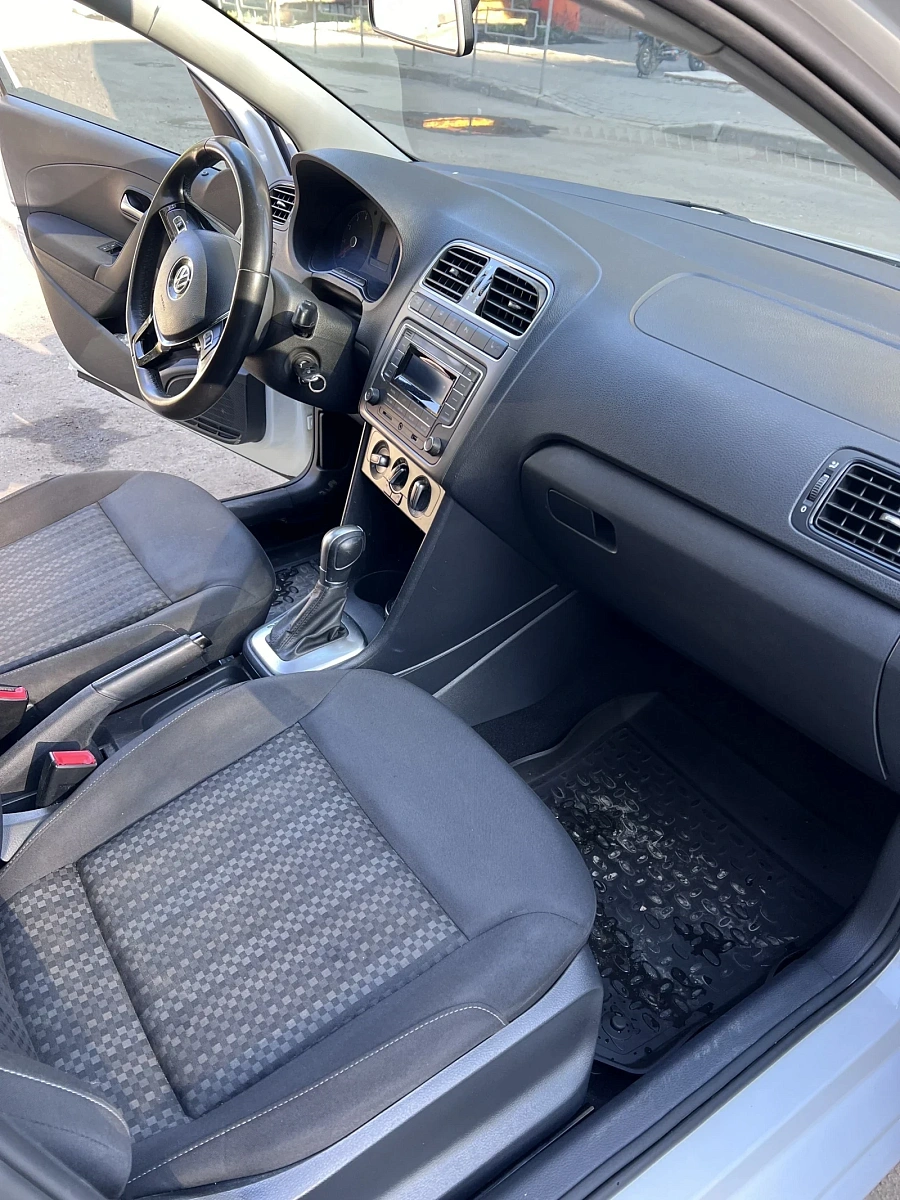 Volkswagen Polo, 2018г., передний привод, автомат
