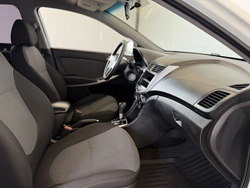 Hyundai Solaris, 2013г., передний привод, автомат