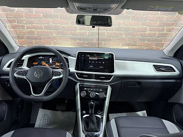 Volkswagen T-Roc, 2025г., передний привод, робот