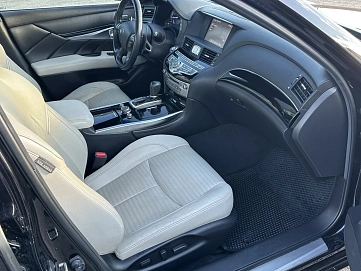 Infiniti Q70, 2015г, полный привод, автомат