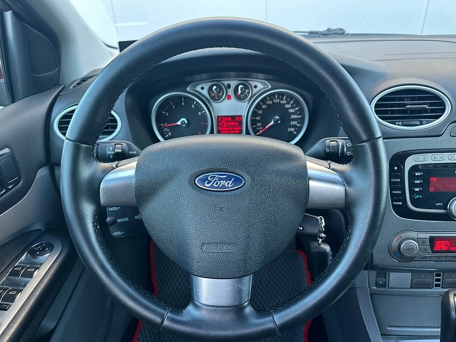 Ford Focus, 2010г., передний привод, автомат