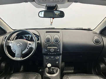Nissan Qashqai, 2008г, передний привод, механика