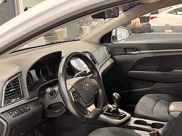 Hyundai Elantra, 2018г, передний привод, механика