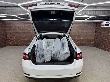 Skoda Superb, 2022г, передний привод, робот